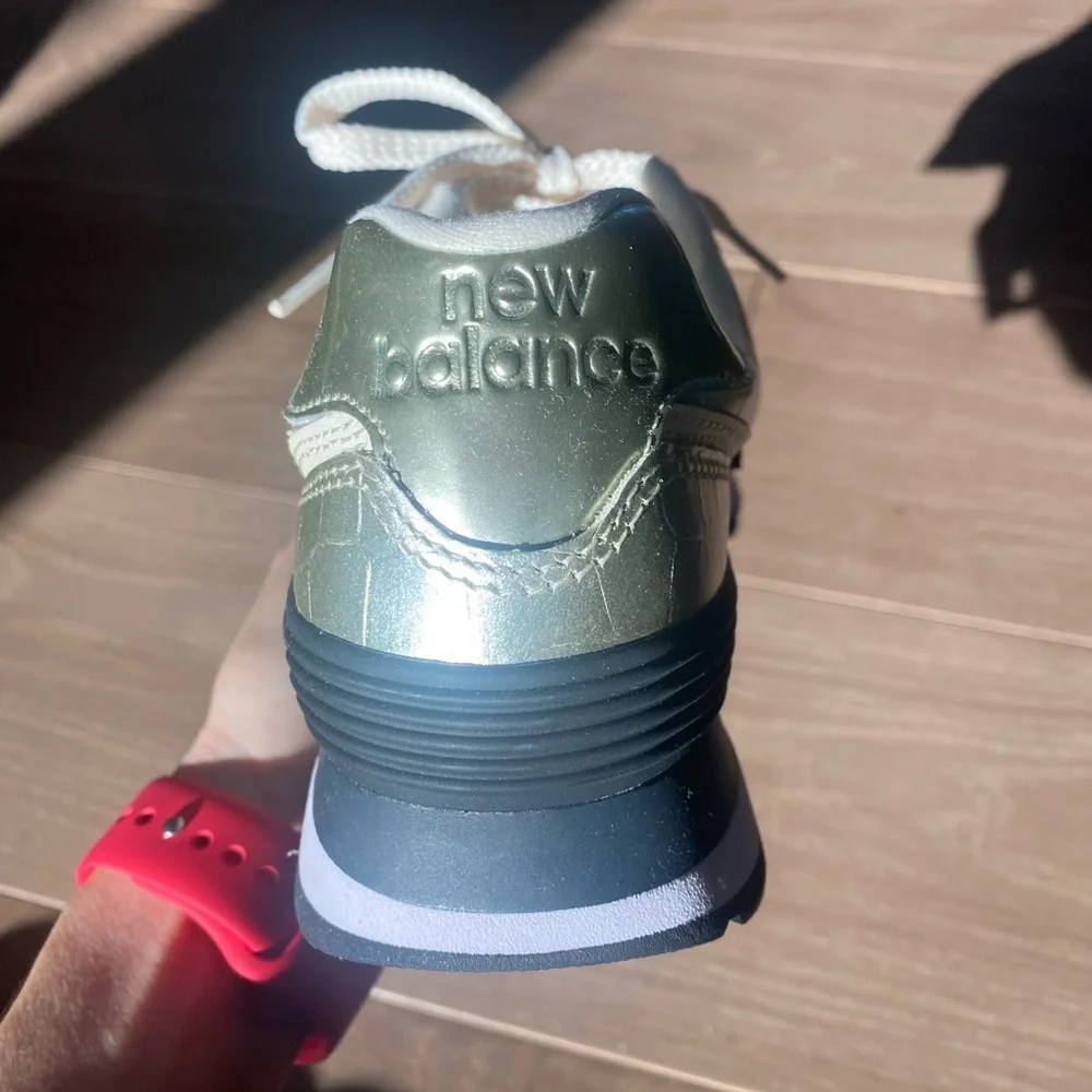 New Balance 574 NWOT, metallic croc embossed, size 6 - Picture 5 of 15